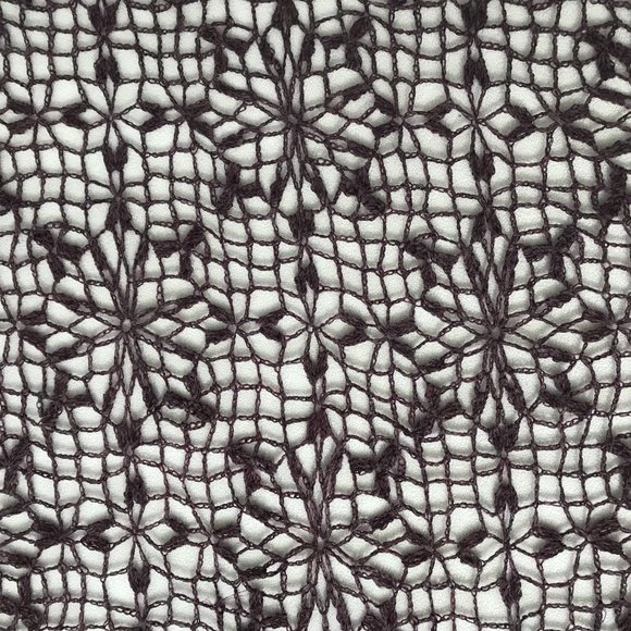 NEW Handmade Luxury English Ivy Lace Shawl, Triangular (96"L & 48"D), Plum - Picture 6 of 9